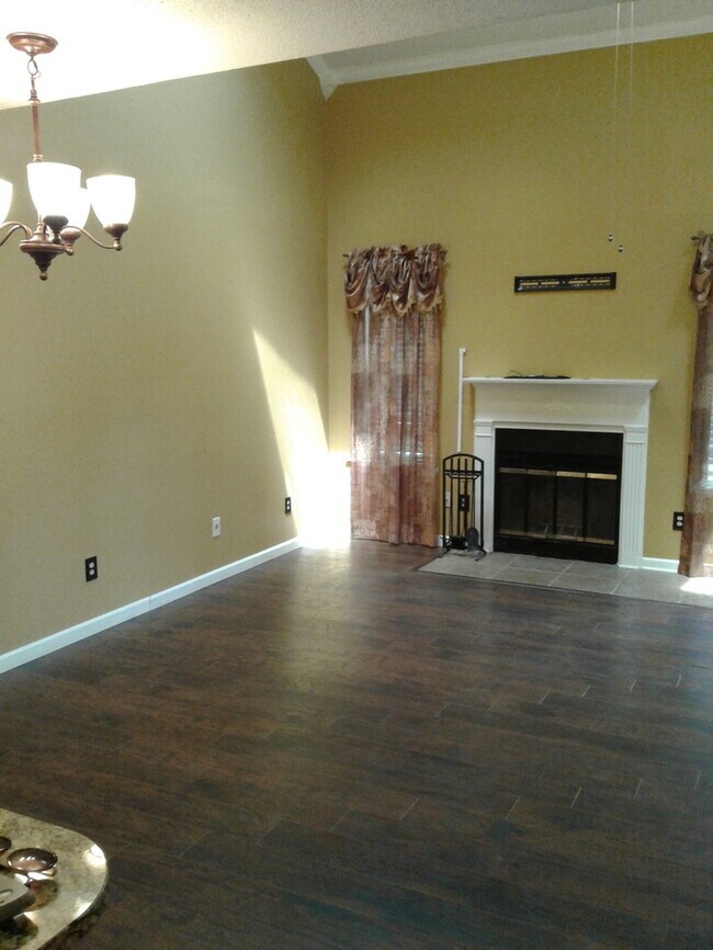 Foto del edificio - 3636 Green Acres Dr