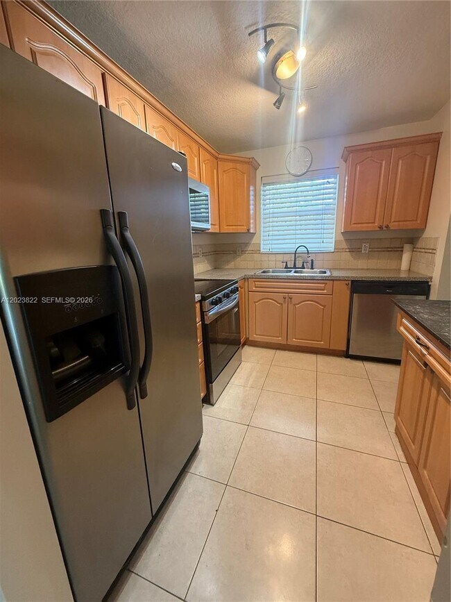 Building Photo - 5080 SW 64th Ave