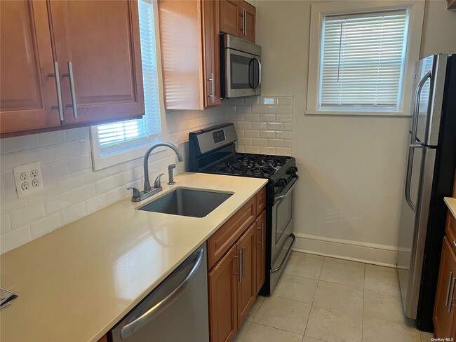 Foto del edificio - 2073 Hillside Ave