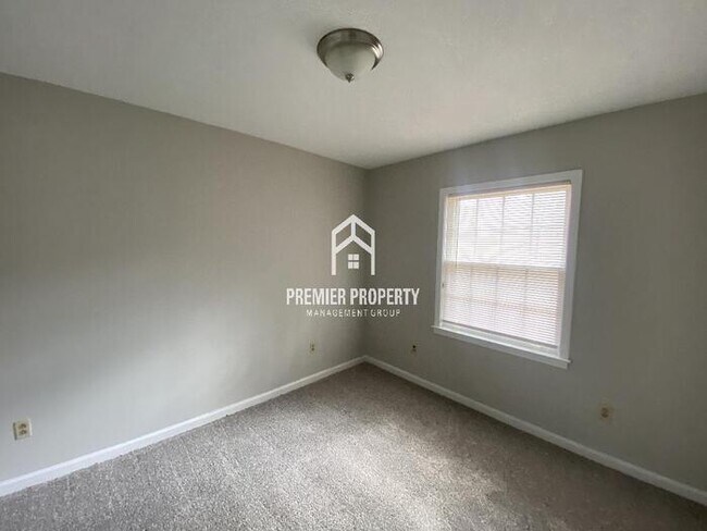 Building Photo - 1619 Hester - Available Now!