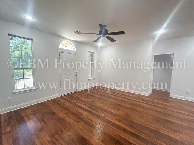 Foto del edificio - Hidden Creek Apartments, Unit E - Beautifu...