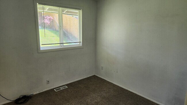 Foto del edificio - 3 Bed/1 Bath Suburban House in Ferndale