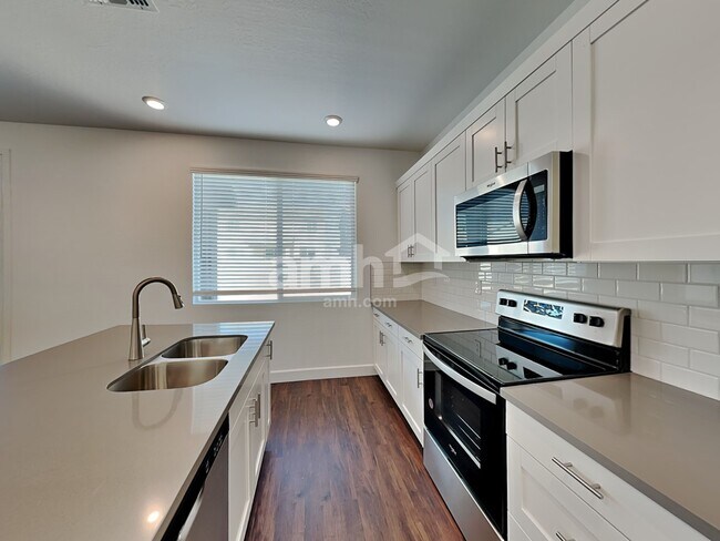 Foto del edificio - 17164 W Townley Ave