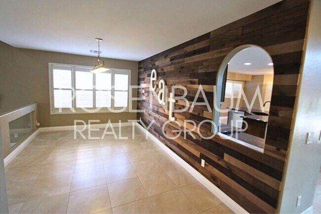 Building Photo - Stunning 4-bedrooms, 3.5 baths home with a...