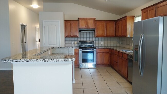 Building Photo - 18116 Viento Dr