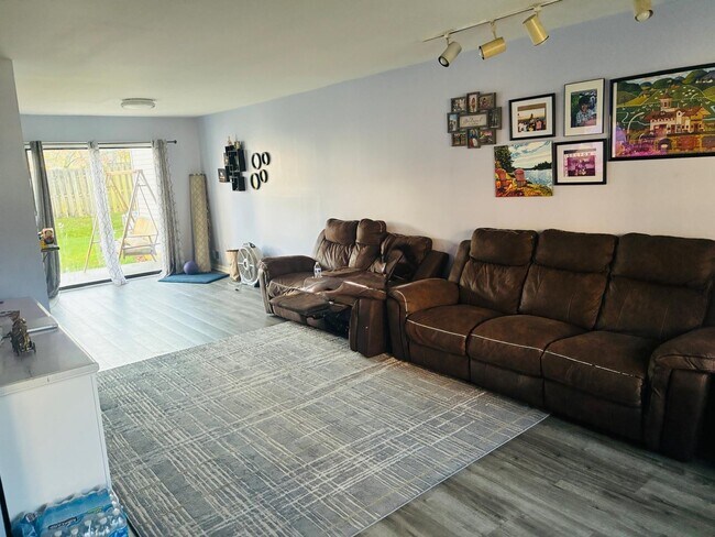 Living room with Dining Space - 2902 Stonehedge Rd