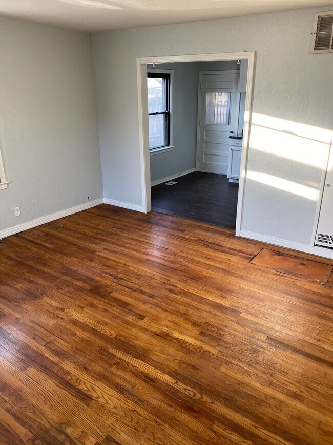 Foto del edificio - 6905 NW 43rd St