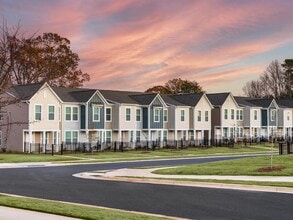 Building Photo - Amavi Mooresville