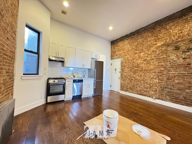 Building Photo - 1047 Bedford Ave