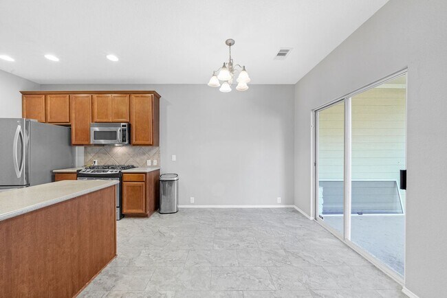 Foto del edificio - 13600 Breton Ridge St