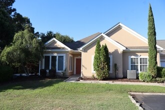 Building Photo - 1482 St Thomas Cir