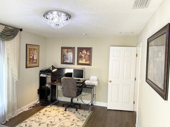 Foto del edificio - 35 Postman Ln