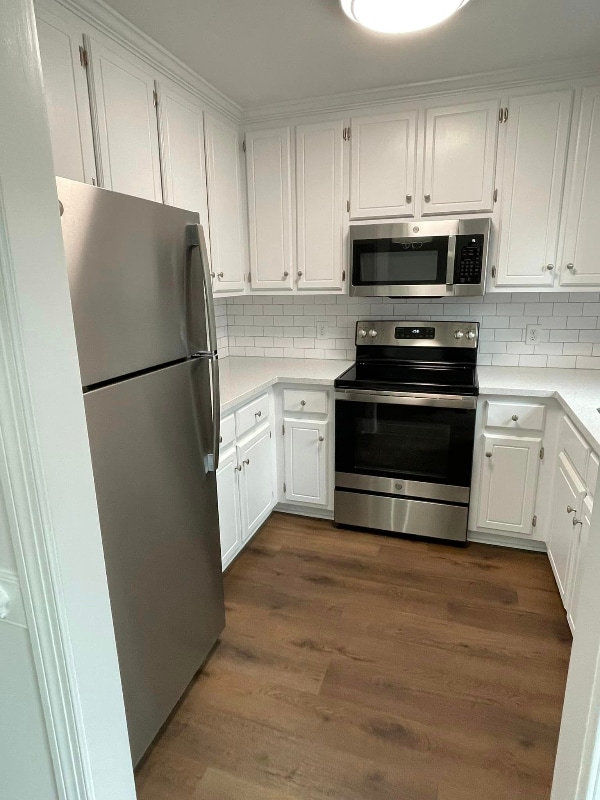 Building Photo - 305 Katharine Ct W
