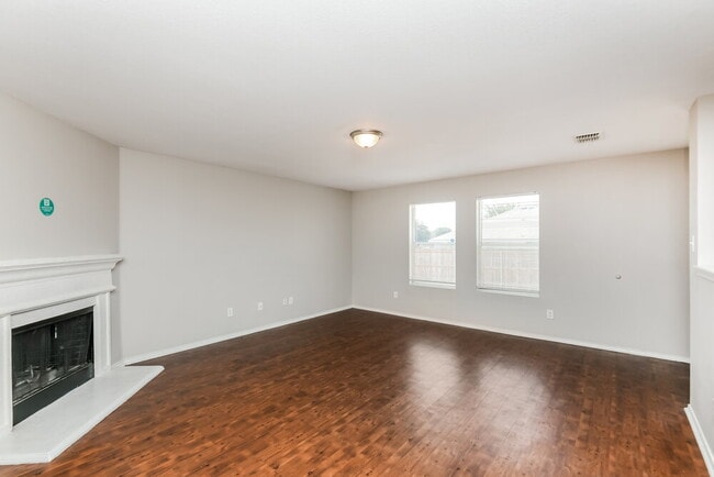 Building Photo - 1101 Maplewood Ln