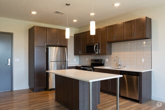 Statesman Apartments photo'