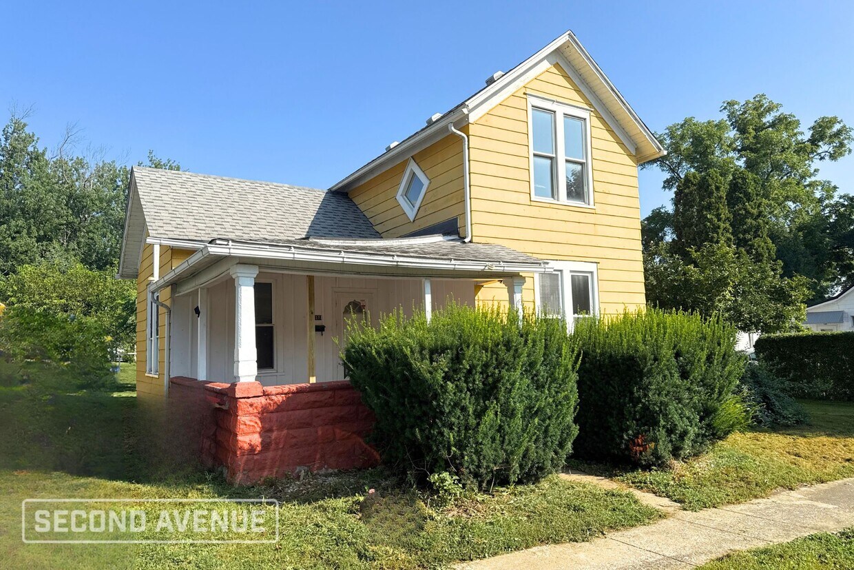 Primary Photo - 617 E Smith St