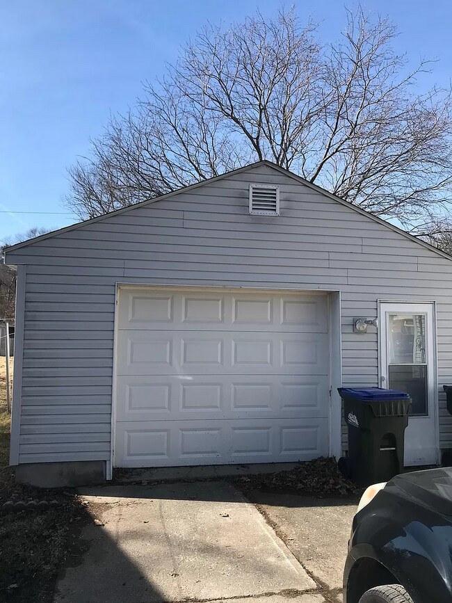Foto del edificio - Adorable 2 Bed, 1 Bath home on big lot in ...
