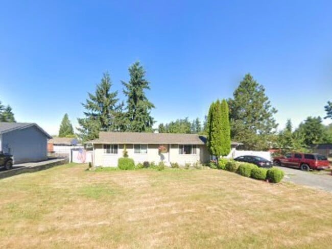 Building Photo - 545 3rd Ave NW