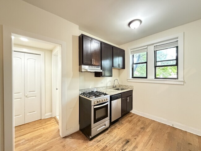 Foto del edificio - 4125 N Ashland Ave