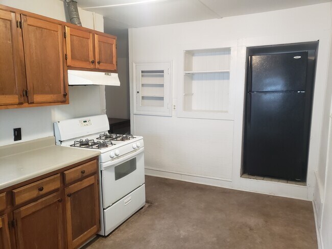 Kitchen - 56 W Bridge St