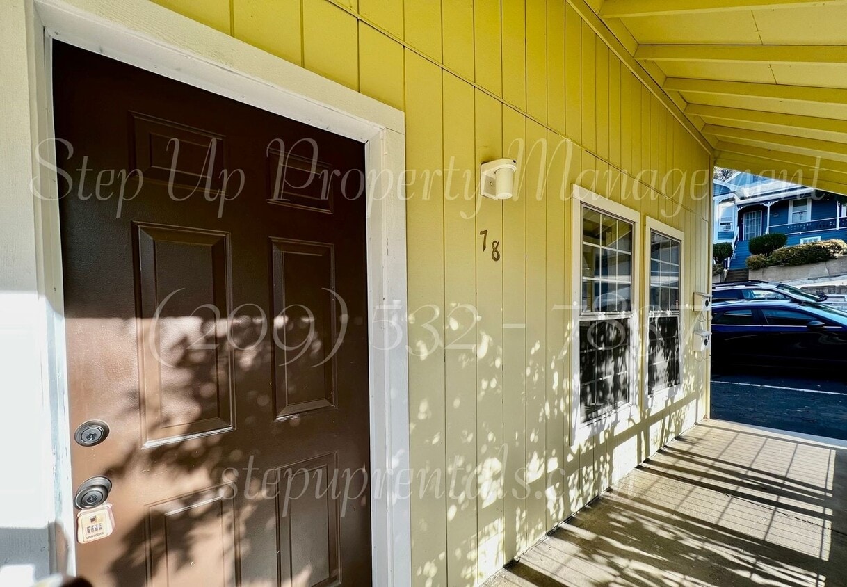 Primary Photo - 72 E Lytton St