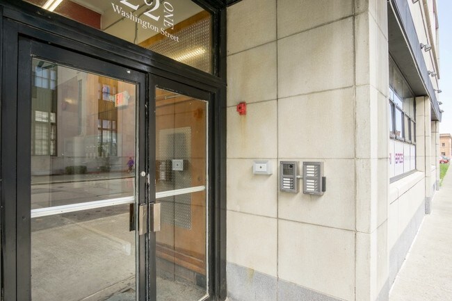 Building Photo - 221 Washington St