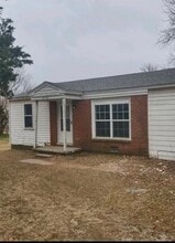 Building Photo - 12704 NE 40th St