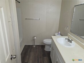 Building Photo - 904 Ticonderoga Dr