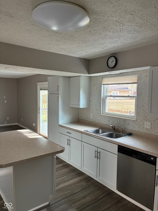 Building Photo - 7687 Madden Ln