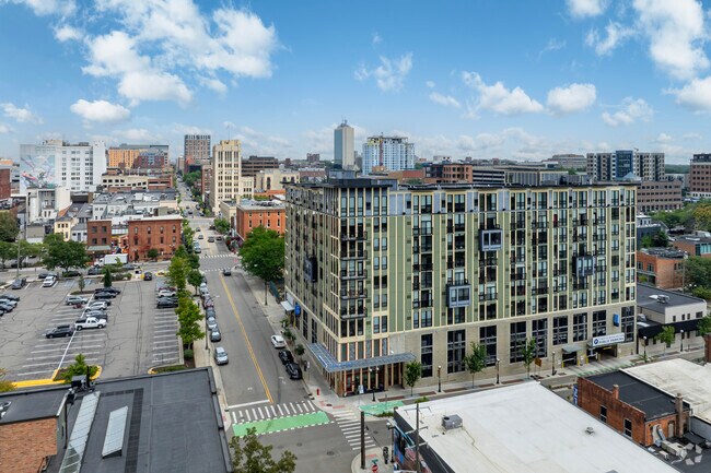 Aéreo - Ann Arbor City Club Apartments