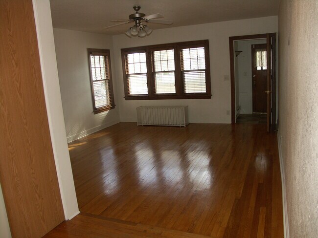 Sala de estar - 803 10th Ave N