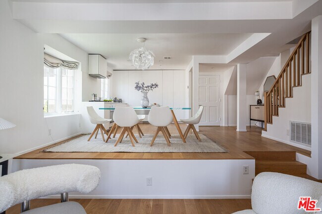 Foto del edificio - 11913 Laurelwood Dr