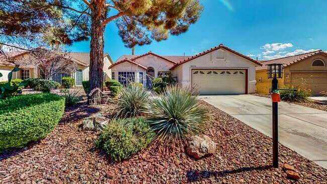 Building Photo - 3 BEDROOM 2 BATH HOME LOCATED IN THE COMMU...