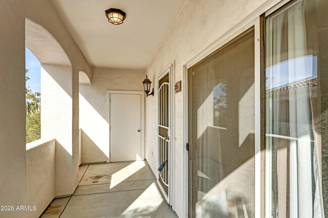 Building Photo - 2950 W Louise Dr