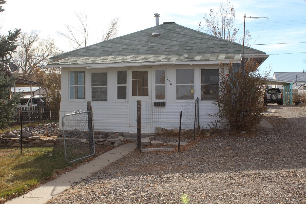 735 Amoretti St, Thermopolis, WY 82443 House Rental in Thermopolis