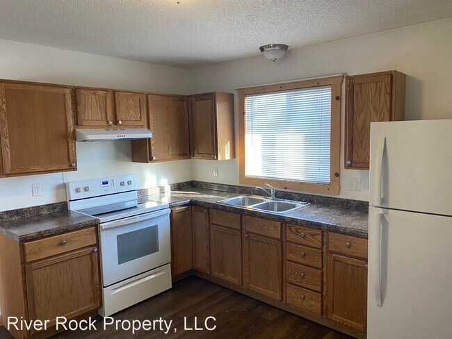 Foto del edificio - 4 br, 2 bath House - 601 2nd Avenue West
