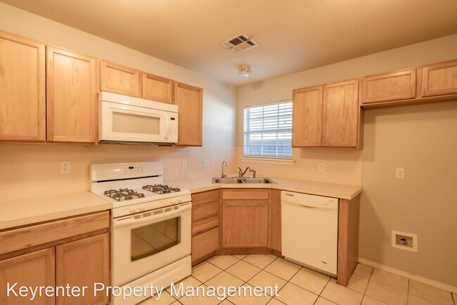 Foto del edificio - 3 br, 2 bath House - 5620 S Waco Ave