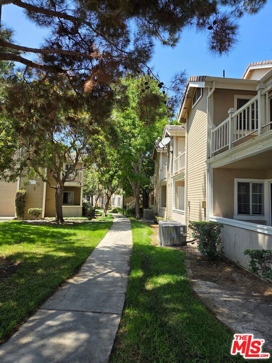 Building Photo - 8805 Berkshire Way