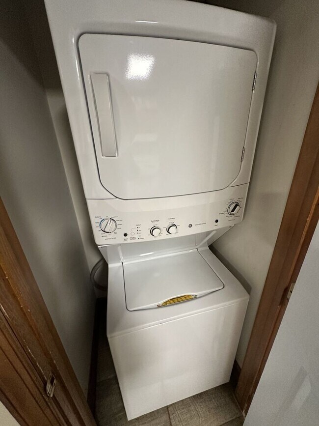 Foto del edificio - 2 Bedroom 2 Bathroom Condo!