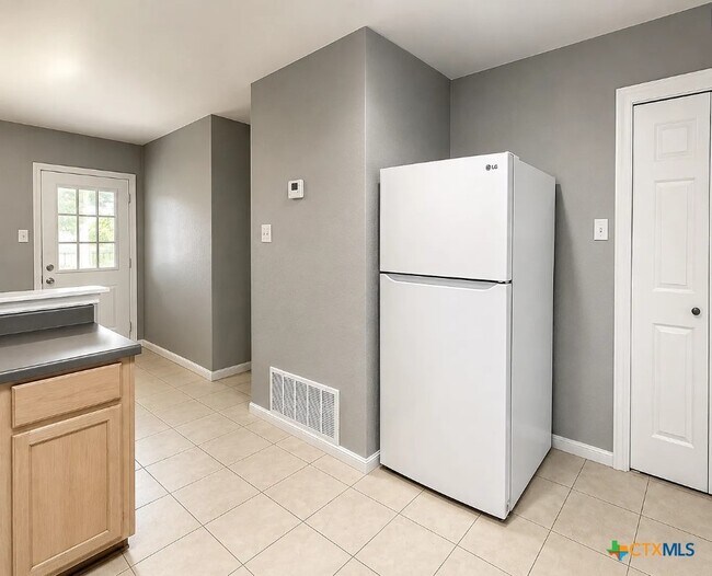 Building Photo - 2907 Cantabrian Dr
