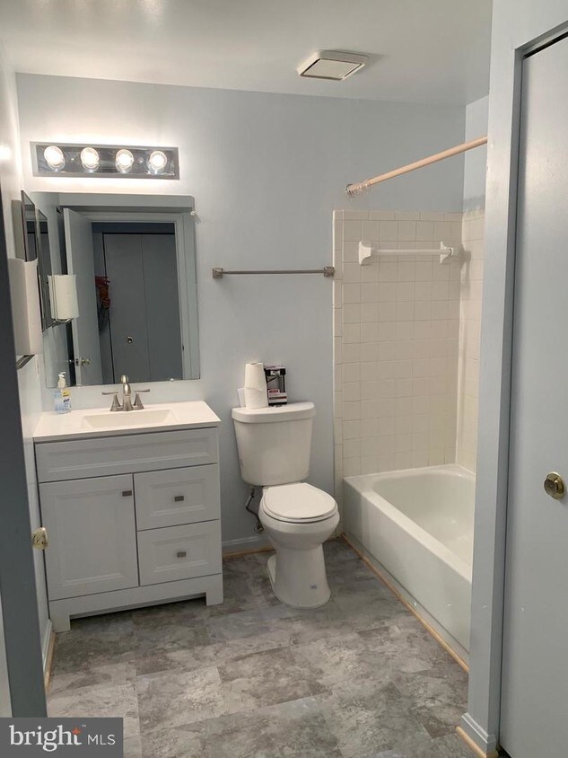 1625 Carriage House Terrace Unit I, Silver Spring, MD 20904 Condo for