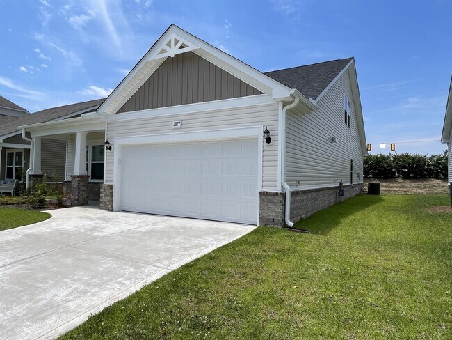 Building Photo - 2827 Spain Ln