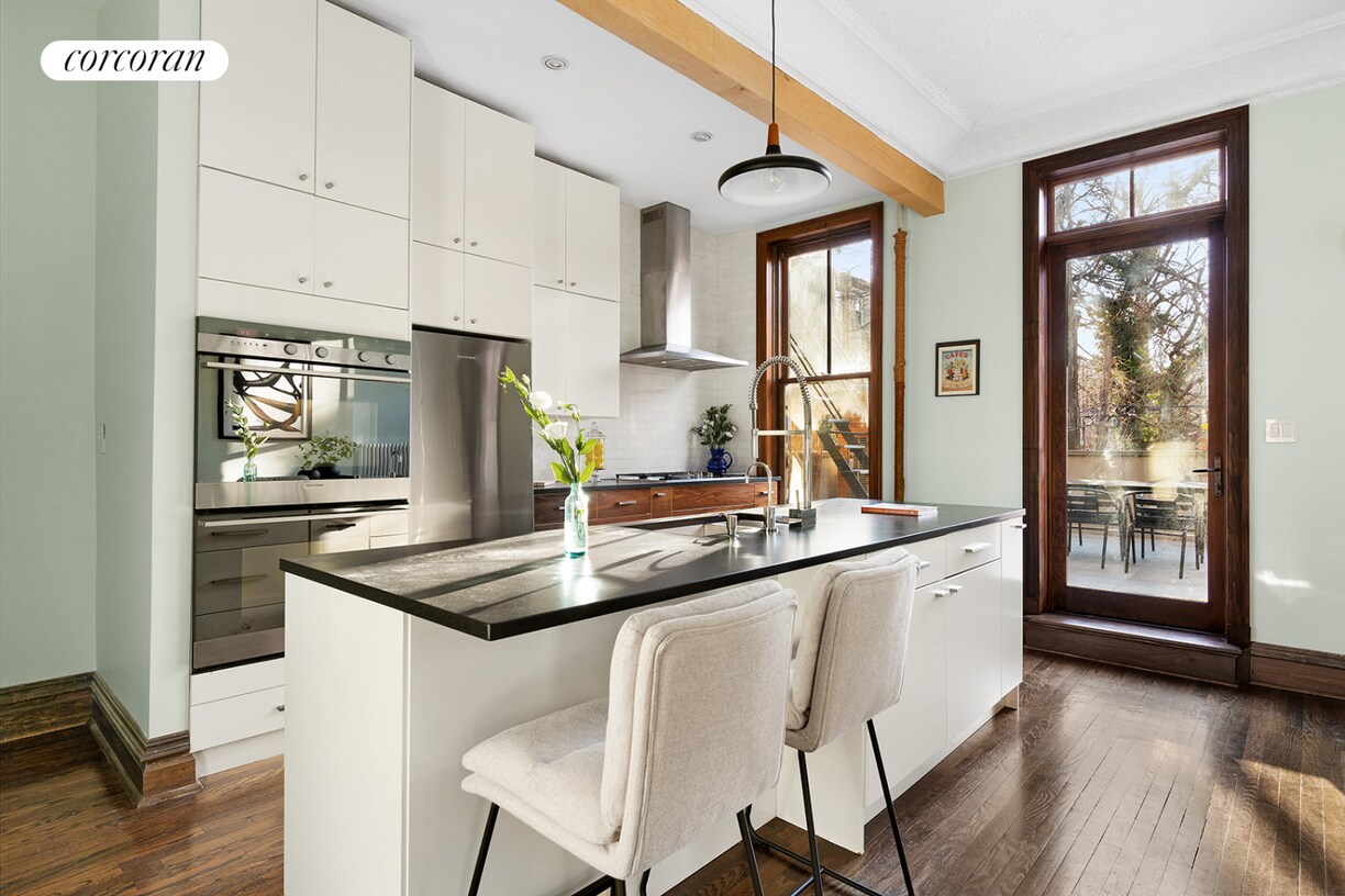 Foto principal - 252 Stuyvesant Ave