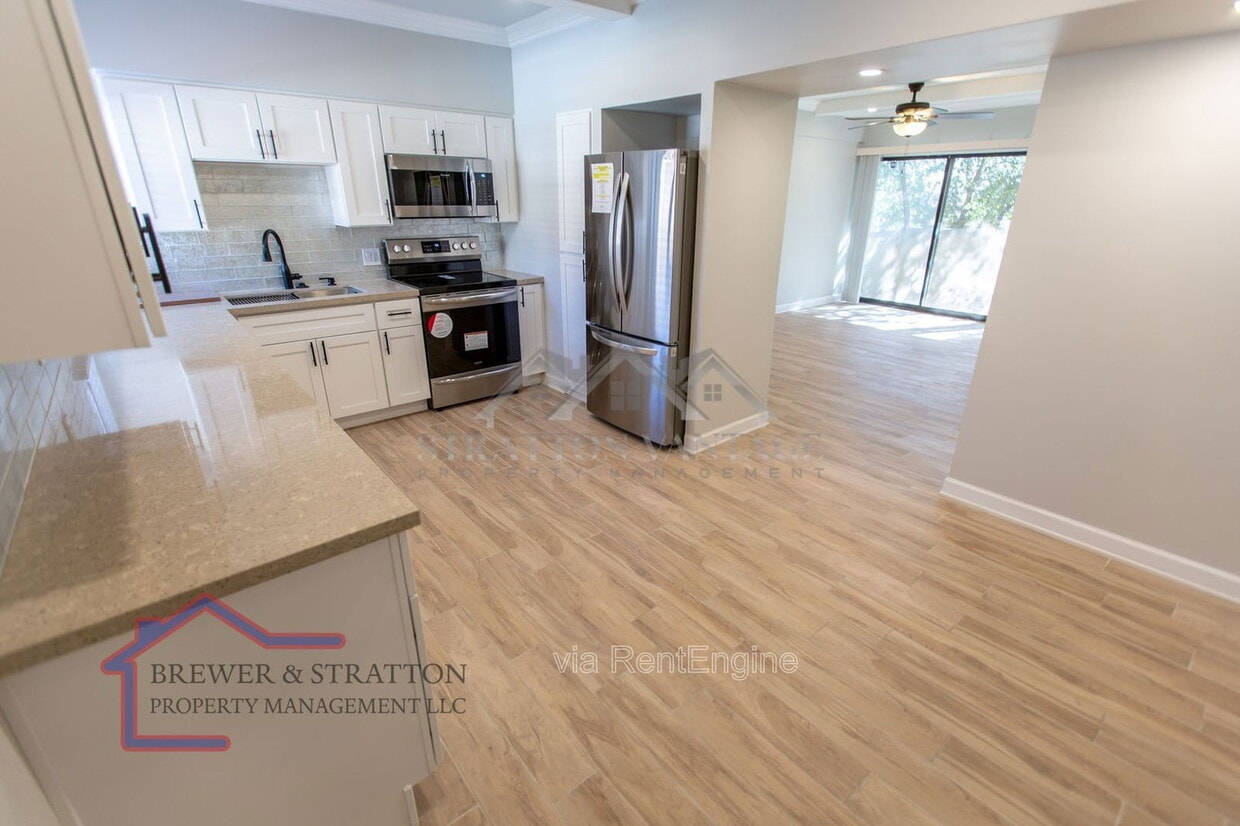 Photo - 351 E Thomas Rd