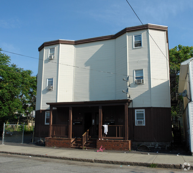 Building Photo - 56-58 Springfield St