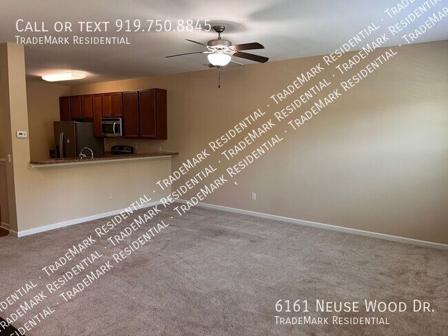 Foto del edificio - 6161 Neuse Wood Dr