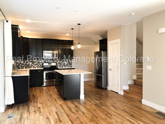 Building Photo - Gorgeous 3 Bedroom home in Indian Peaks South