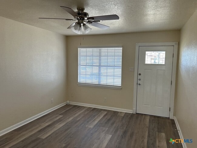 Building Photo - 1208 Ridgemont Dr