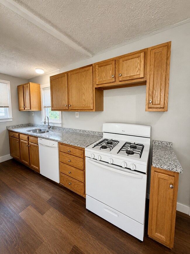 Foto del edificio - 1512 Bluegrass Ave