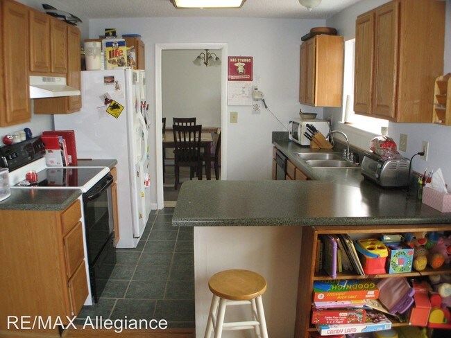 Building Photo - 3885 Sweetbriar Ct